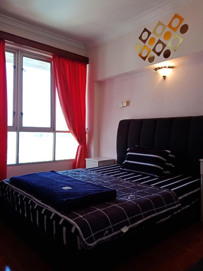 Glory Beach Resort Private Penthouse Петалинг Джая Екстериор снимка