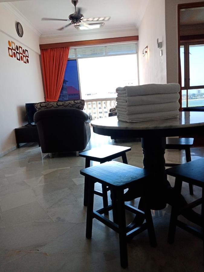 Glory Beach Resort Private Penthouse Петалинг Джая Екстериор снимка