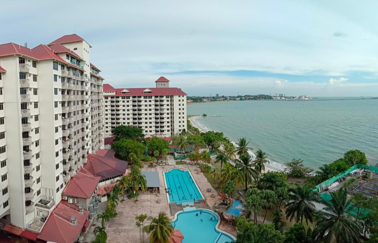 Glory Beach Resort Private Penthouse Петалинг Джая Екстериор снимка