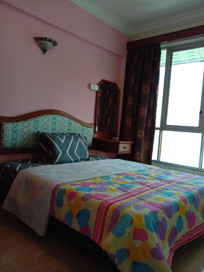 Glory Beach Resort Private Penthouse Петалинг Джая Екстериор снимка